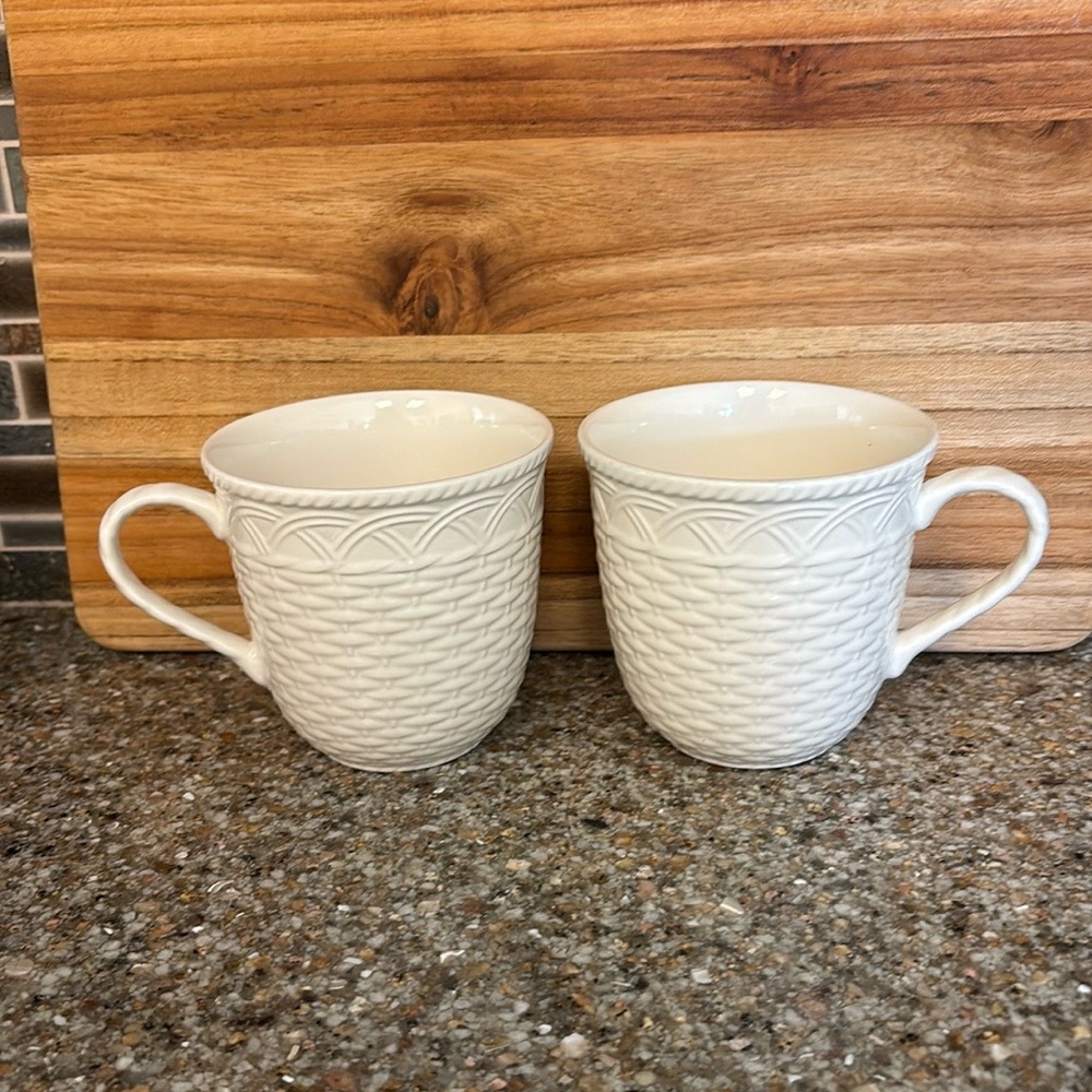 Set of 2 Mikasa Country Manor Mug Cups